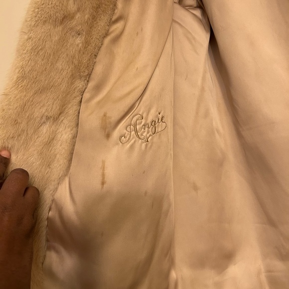 Elegant Beige Fur Coat - Picture 3 of 11